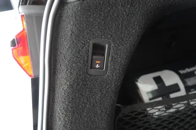 Audi A6 view 9