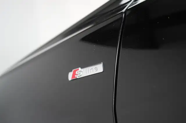 Audi A6 view 13