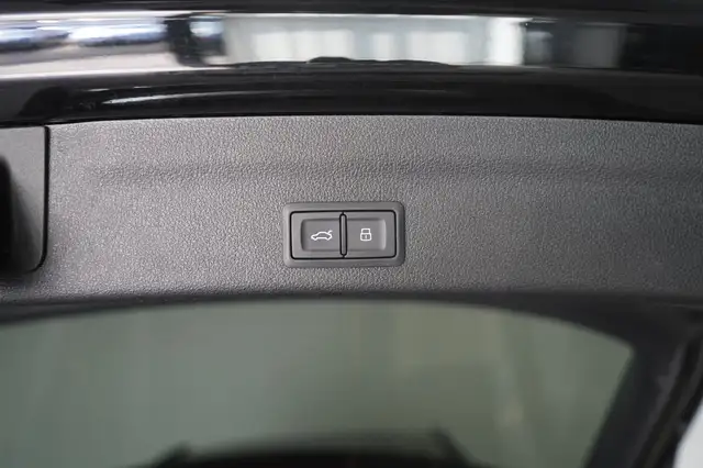 Audi A6 view 8