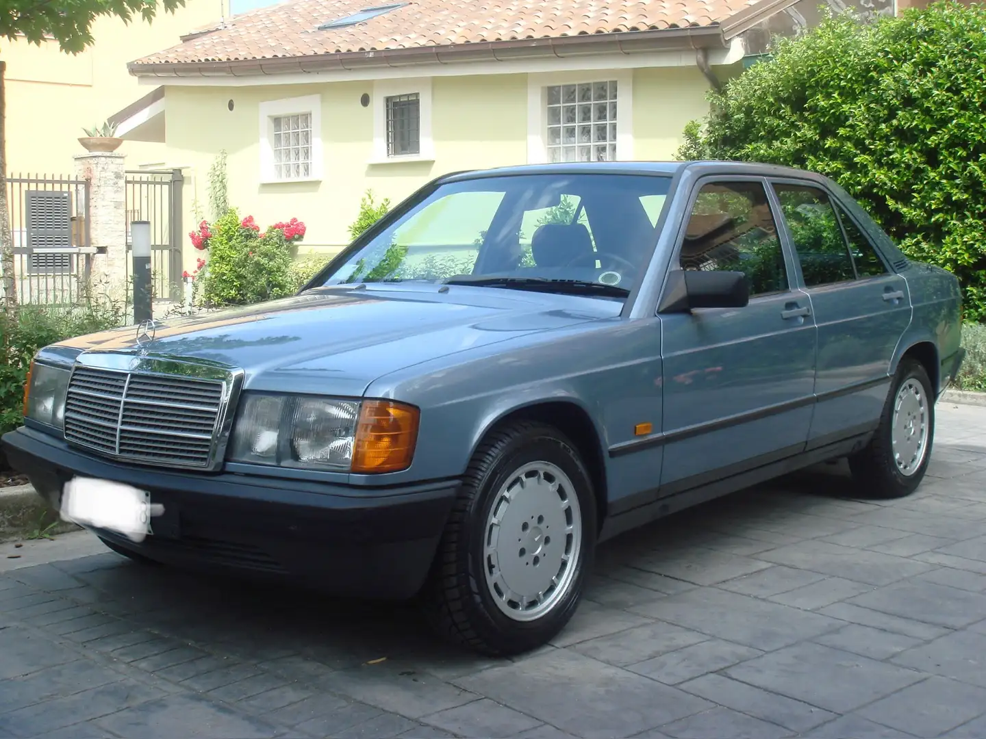 Mercedes-Benz 190 2.0 E 122cv Blu/Azzurro - 1