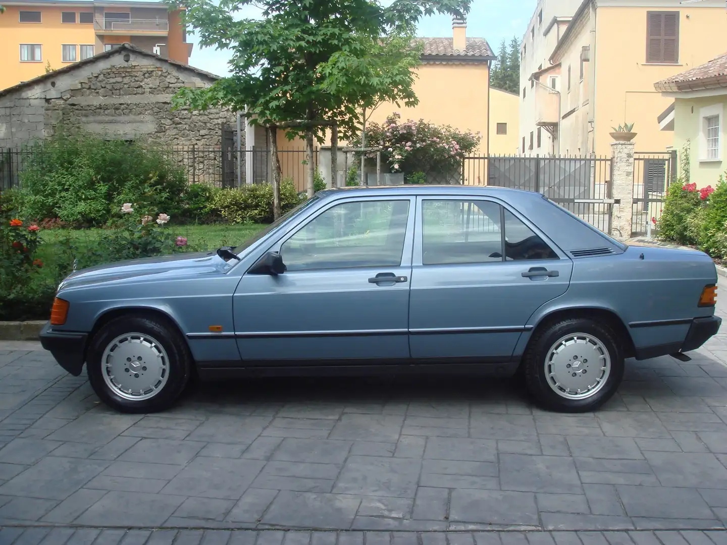 Mercedes-Benz 190 2.0 E 122cv Blu/Azzurro - 2