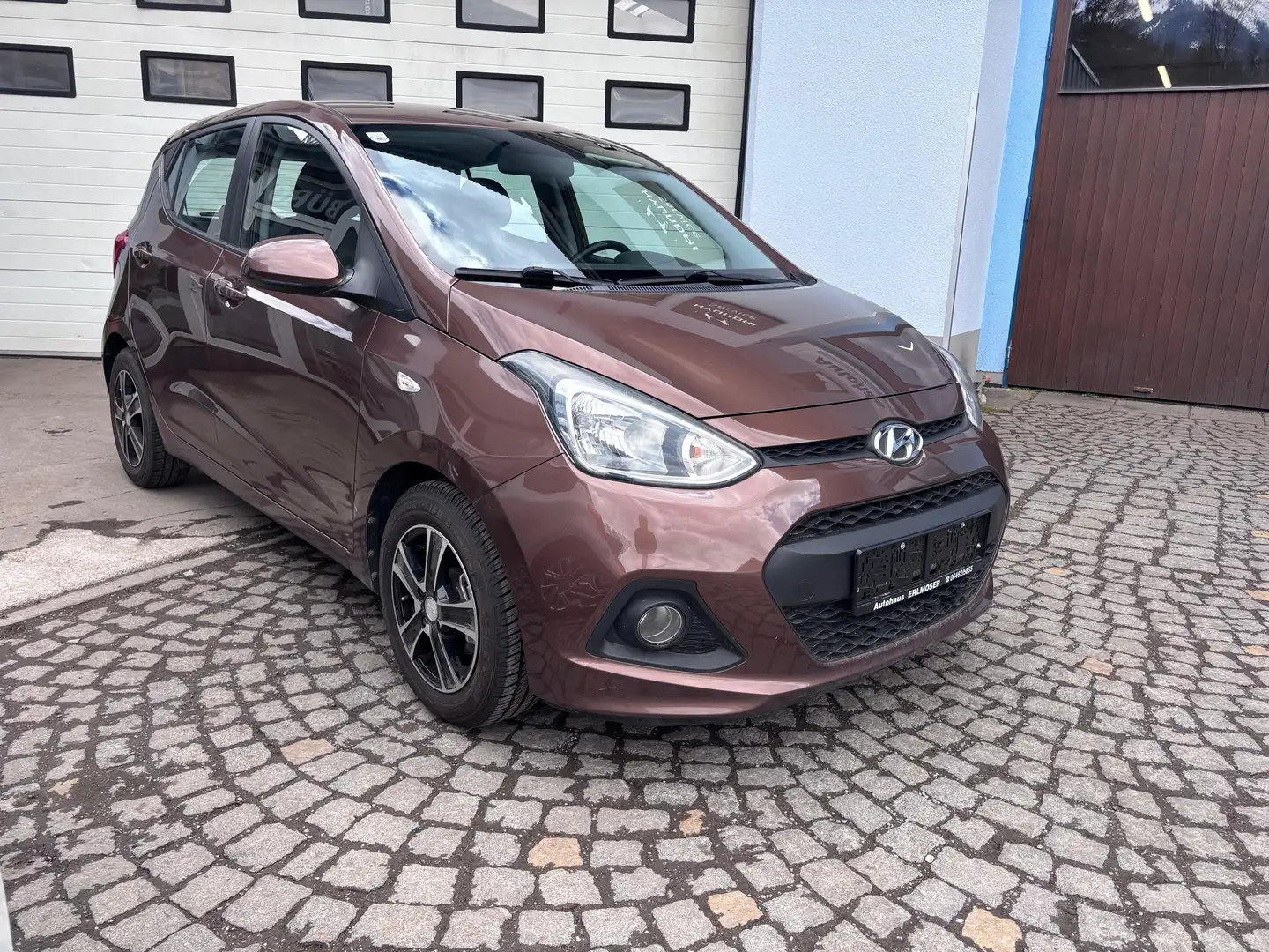 Hyundai i10 Trend Braun - 1