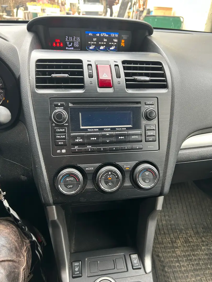 Subaru Forester Forester 2,0D Comfort Comfort Grau - 2