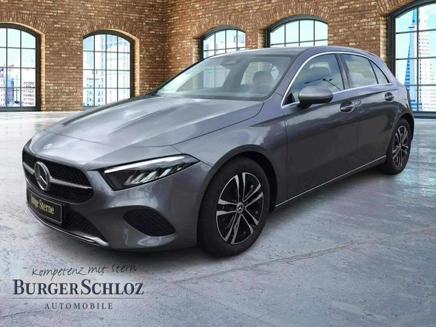 Mercedes-Benz A 180 Kompaktlimousine AUT DynLicht Kam. KlimaA Grijs - 1