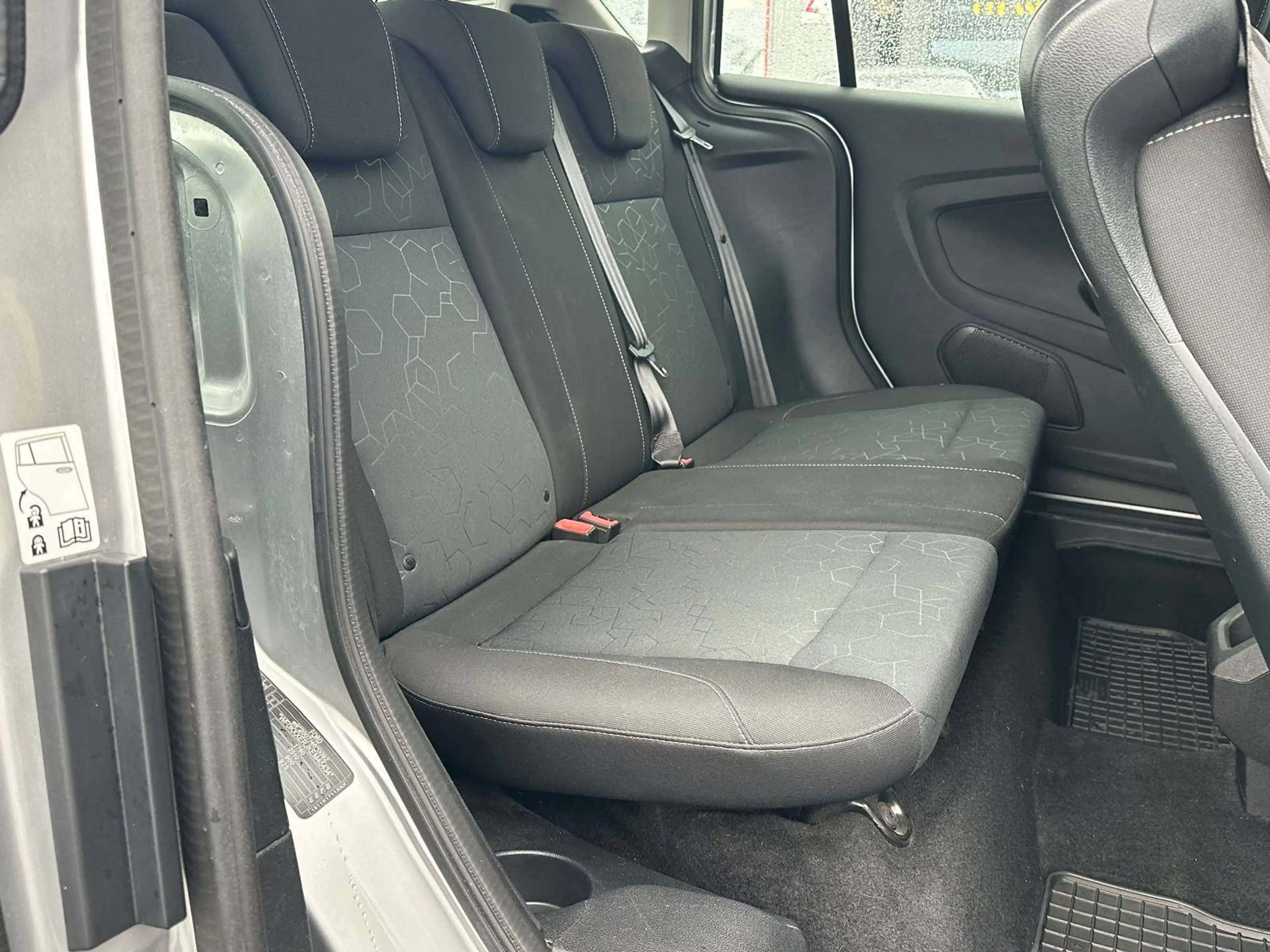 Ford B-Max Sync Edition — photo 12
