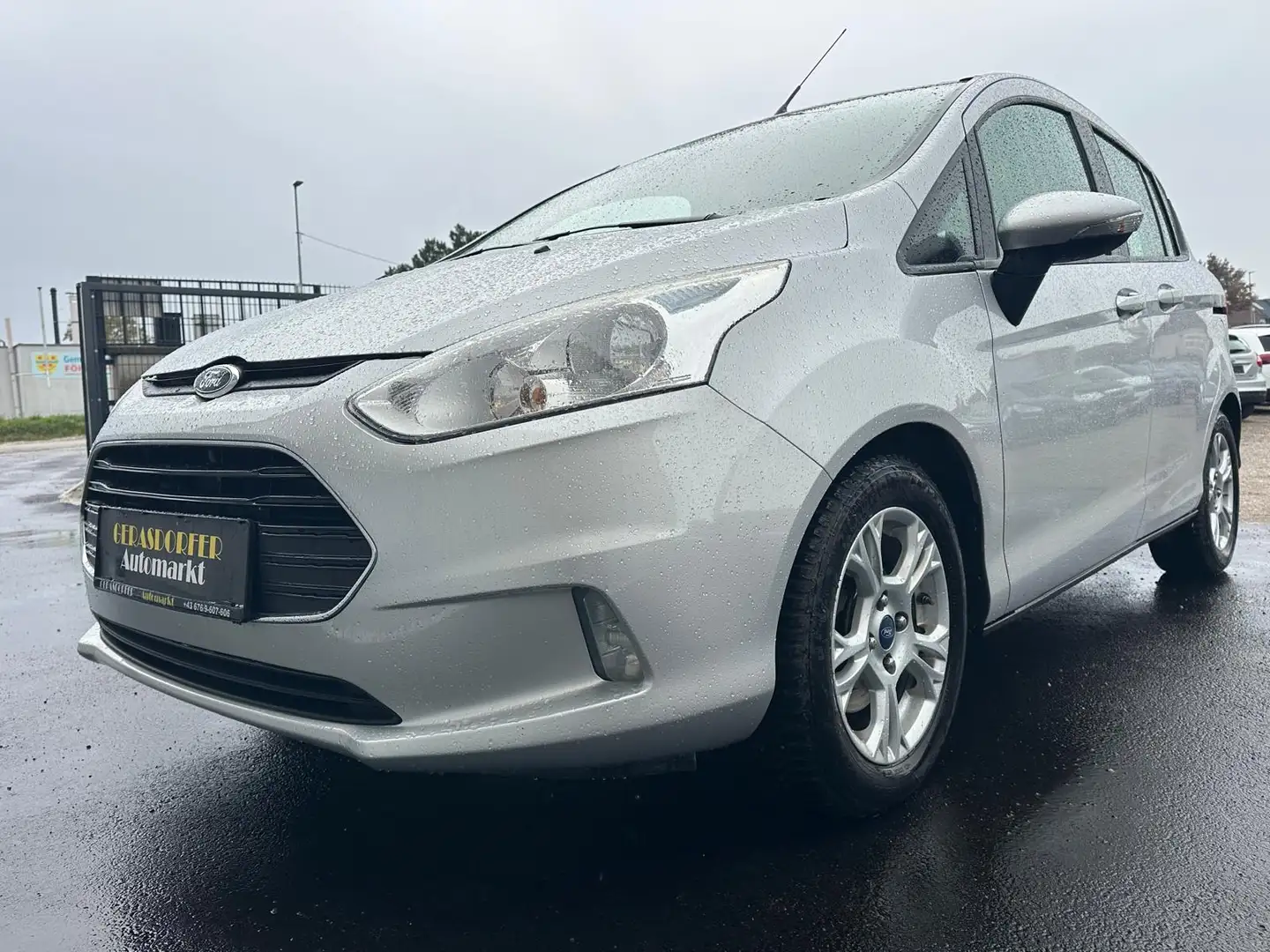 Ford B-Max Sync Edition Grau - 2