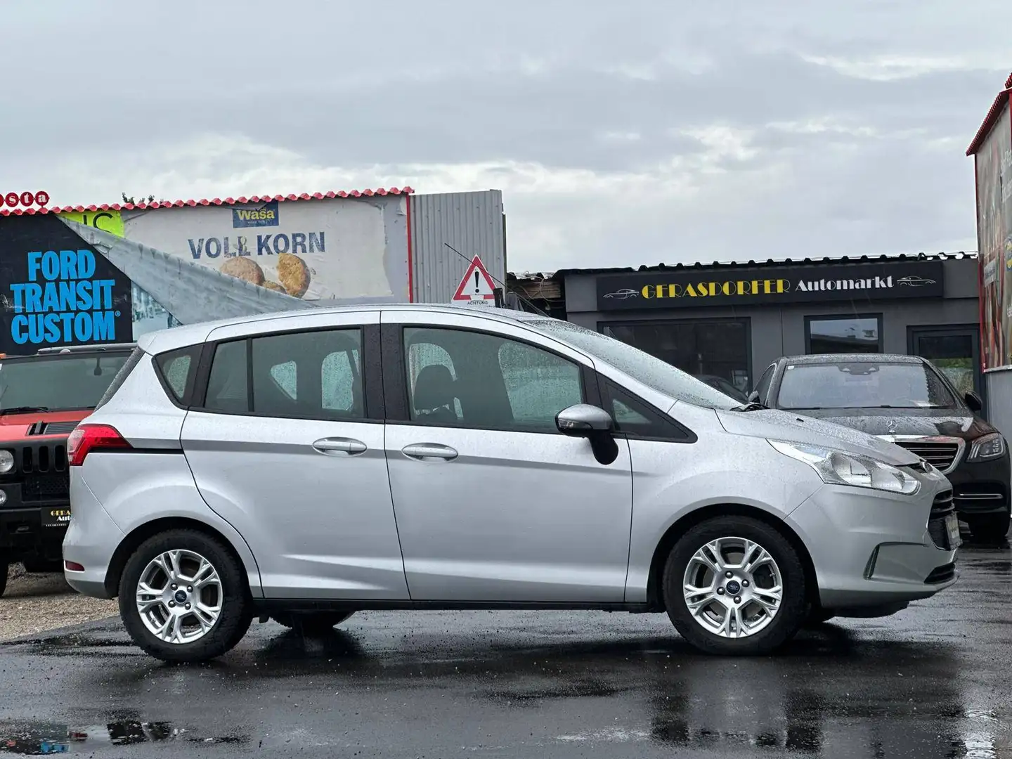 Ford B-Max Sync Edition Grau - 1