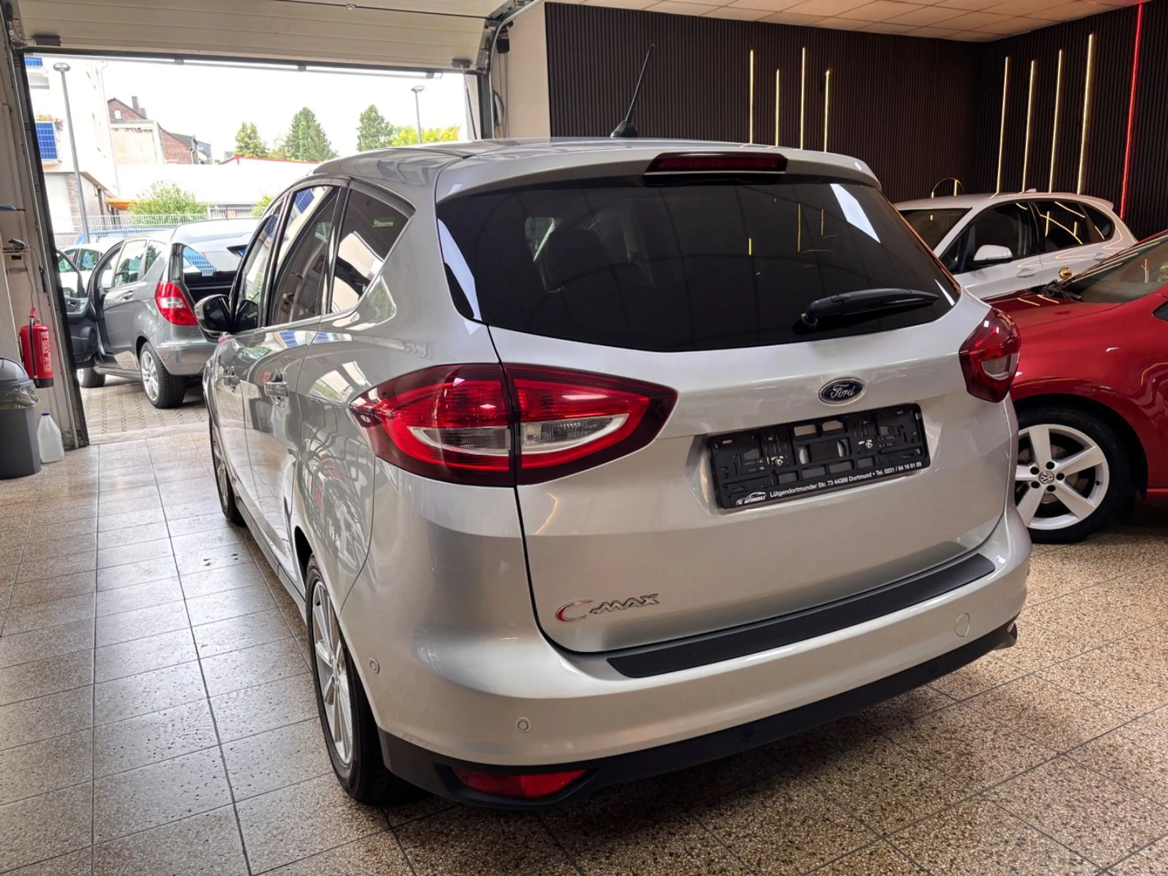Ford C-Max Titanium — photo 8