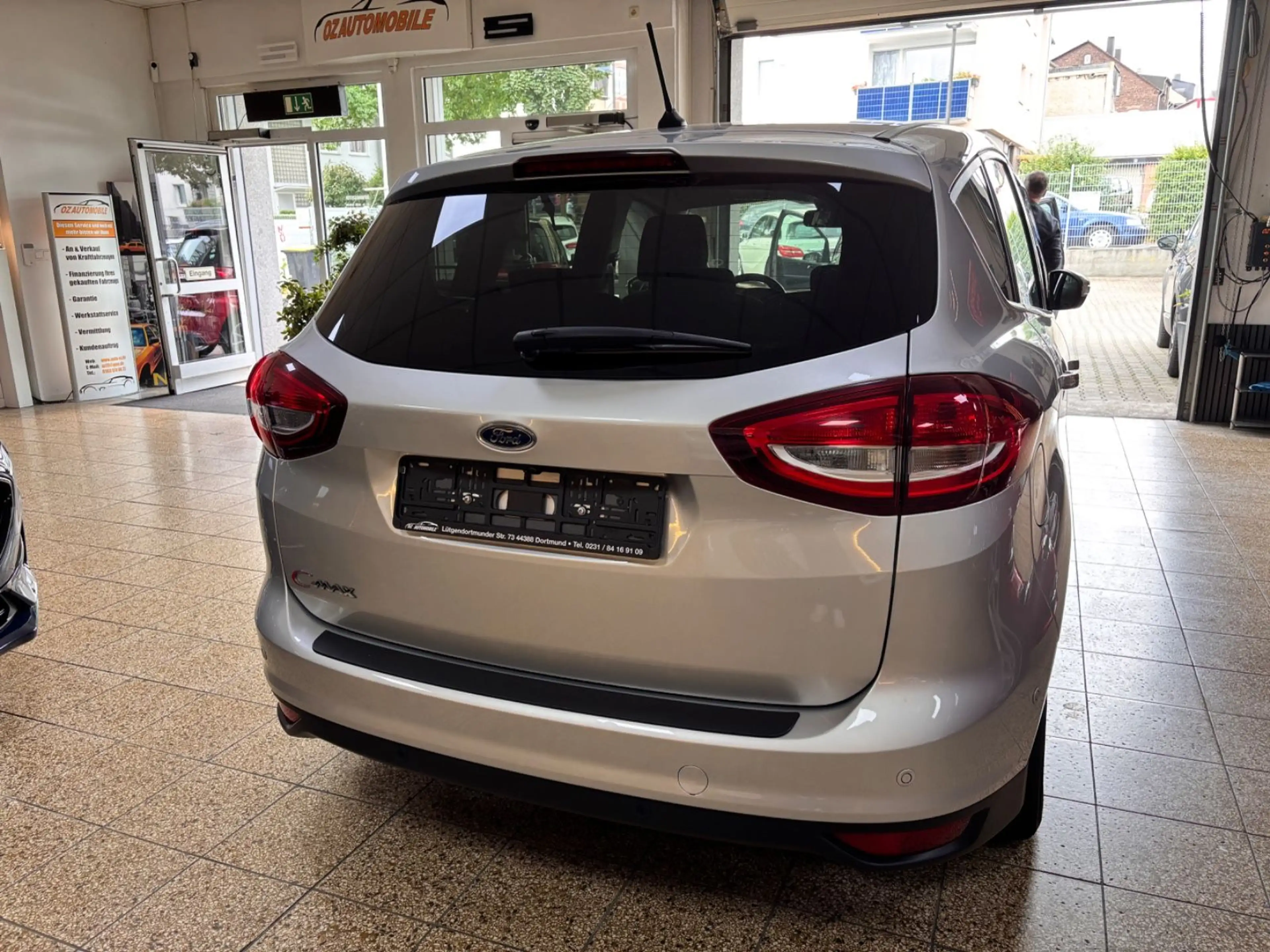 Ford C-Max Titanium — photo 6