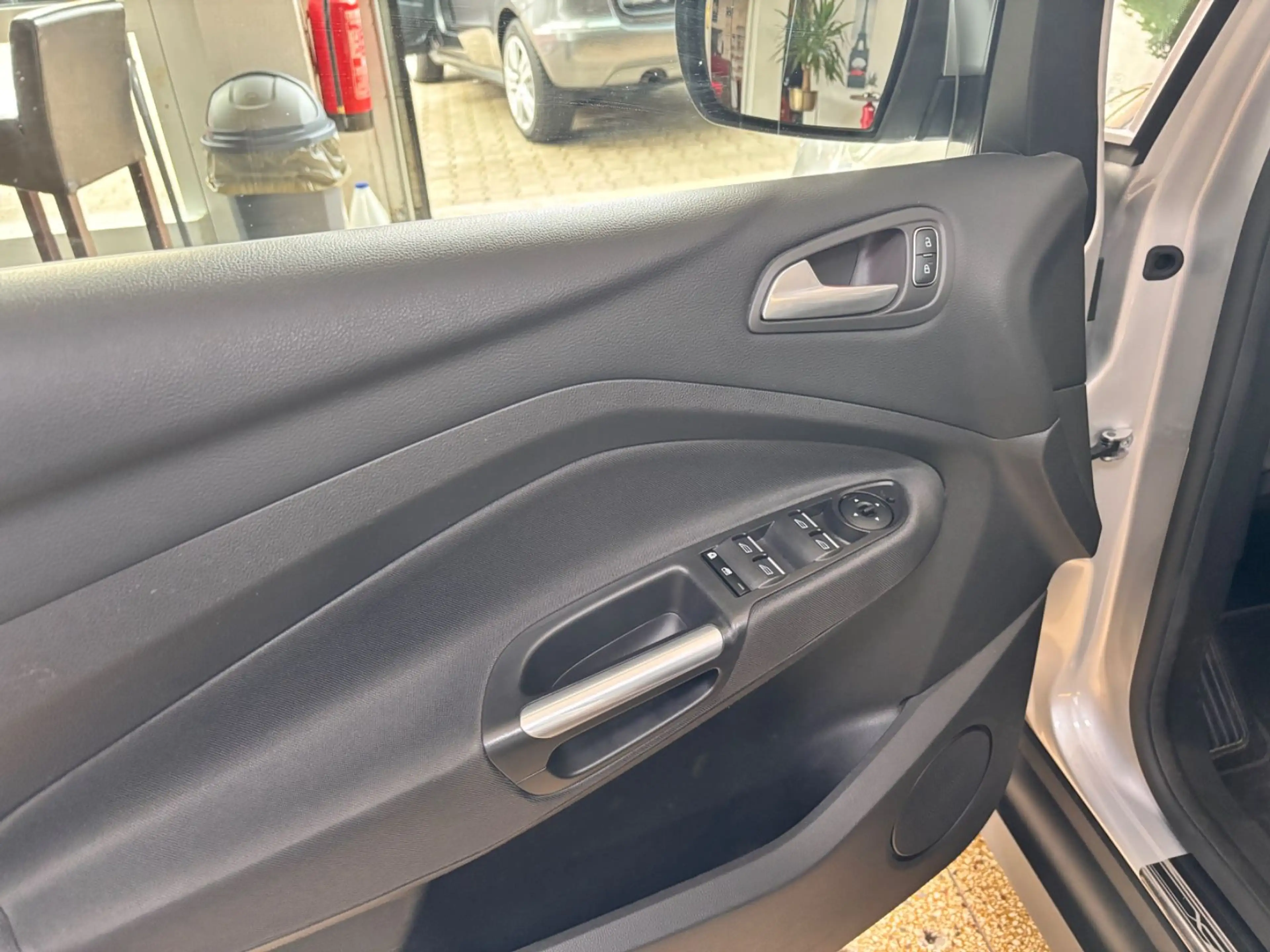 Ford C-Max Titanium — photo 9