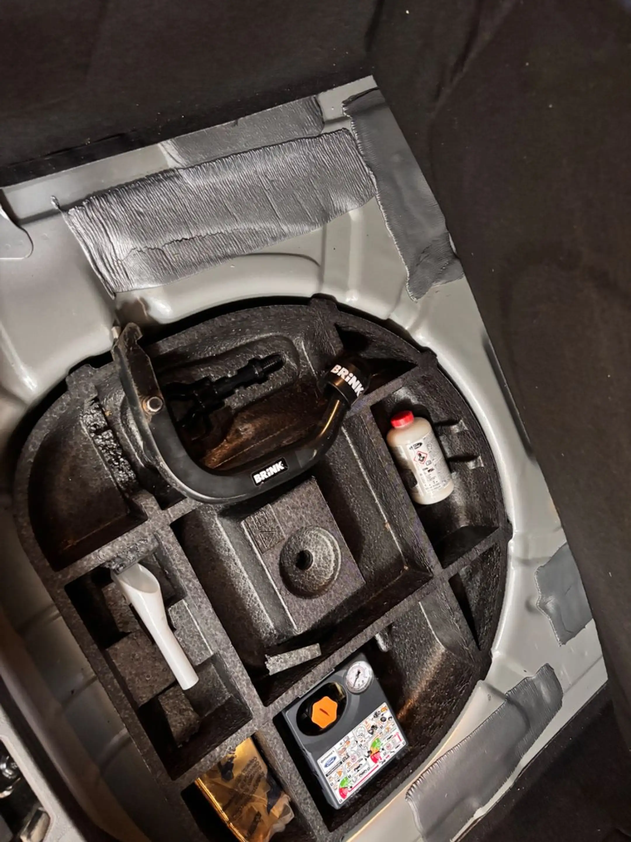 Ford C-Max Titanium — photo 21