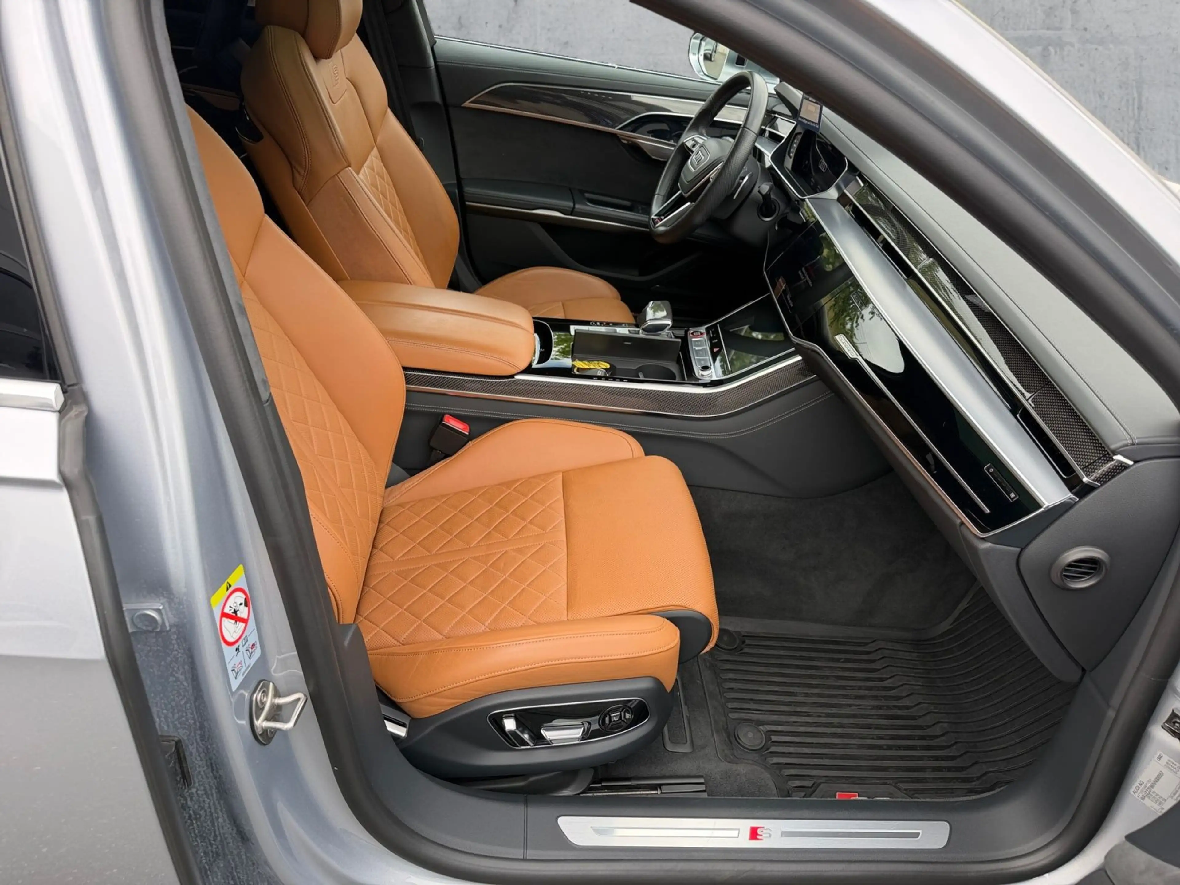 Audi S8 quattro MATRIX+AIR+PANO+STANDHZG+HuD+360° — photo 13