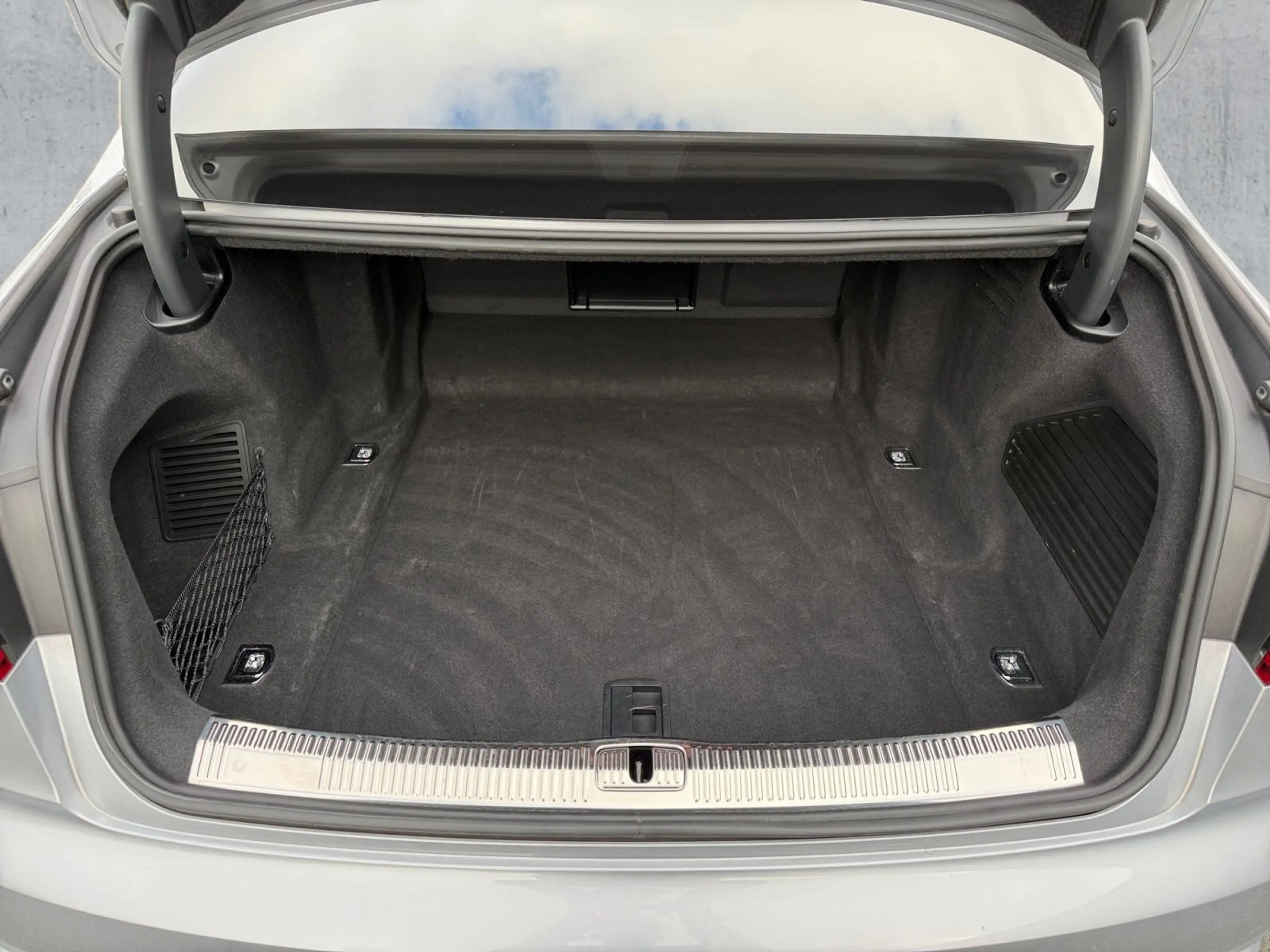 Audi S8 quattro MATRIX+AIR+PANO+STANDHZG+HuD+360° — photo 14