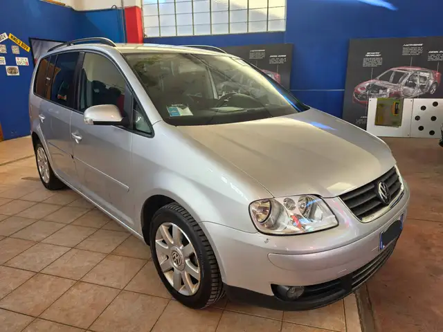 Volkswagen Touran Touran 2.0 tdi Highline 140cv