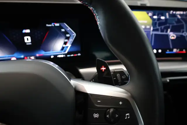 BMW X1 M35i xDrive Sportpaket Head-Up HK HiFi DAB Ansicht 14