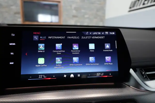 BMW X1 M35i xDrive Sportpaket Head-Up HK HiFi DAB Ansicht 18