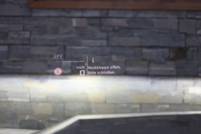 BMW X1 M35i xDrive Sportpaket Head-Up HK HiFi DAB Ansicht 16