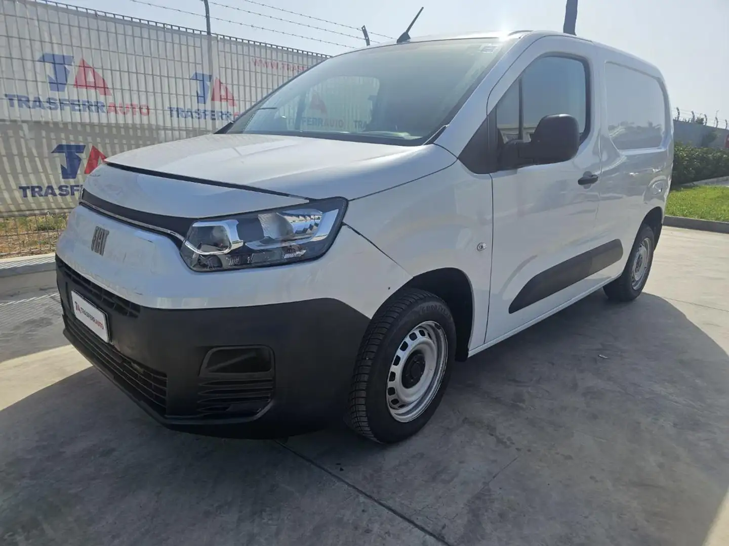 Fiat Doblo Doblò 1.5 BlueHdi 100CV PC-TN Van Bianco - 1