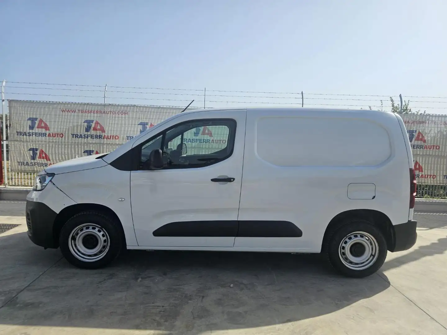 Fiat Doblo Doblò 1.5 BlueHdi 100CV PC-TN Van Bianco - 2