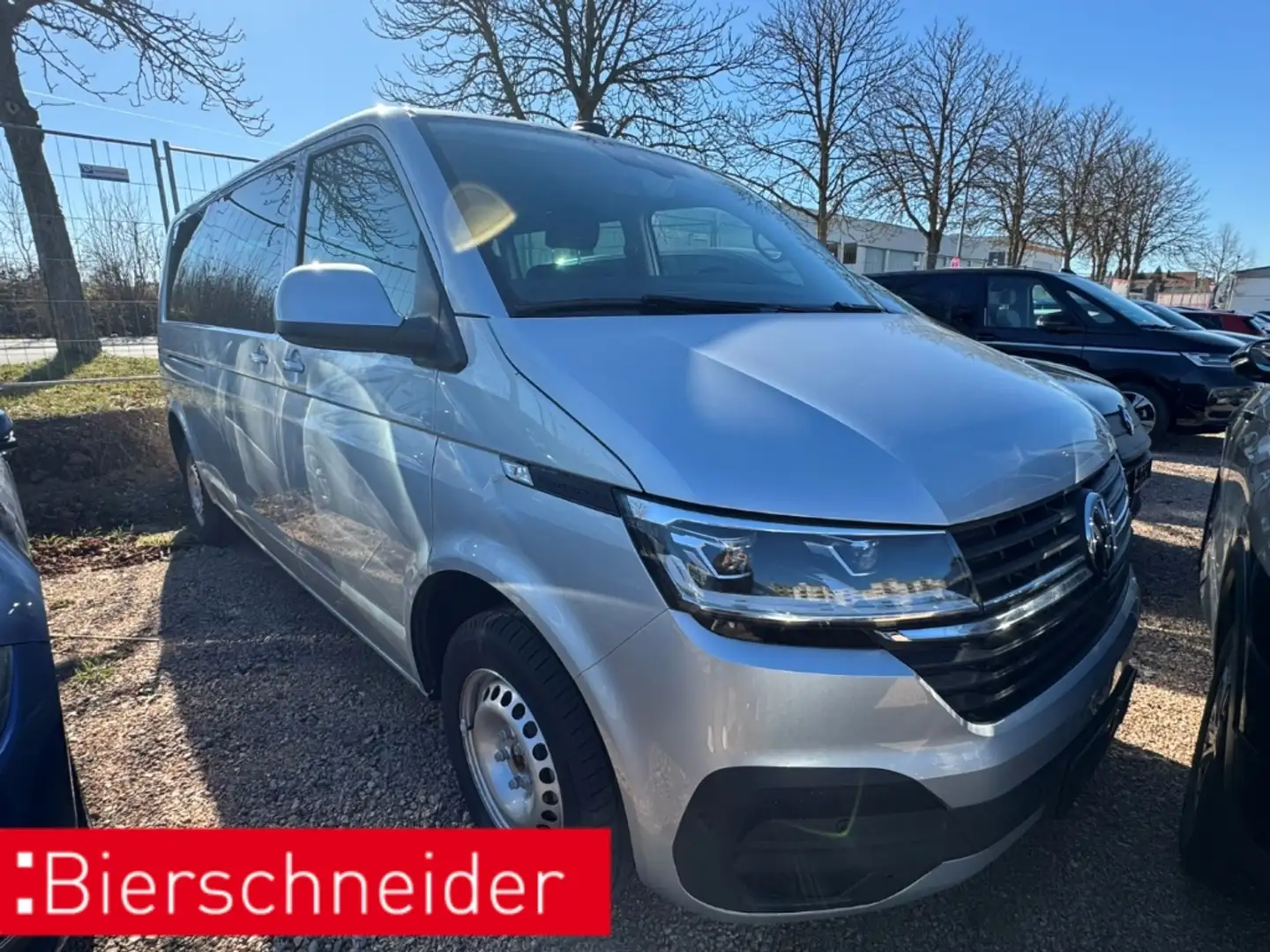 Volkswagen T6.1 Transporter Kombi LR 2.0 TDI DSG 9-S. LED ACC BLINDSPOT KAMERA Stříbrná - 1