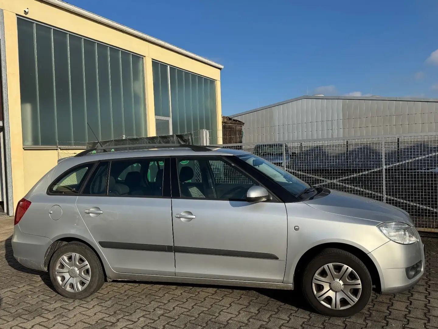 Skoda Fabia Combi 1.2 Ambiente°AHK°KLIMA°2.HAND Silber - 2