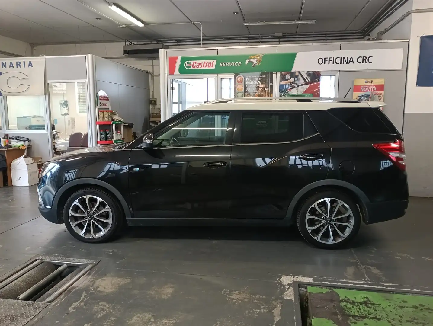 SsangYong XLV 1.6d Be Visual 2wd auto Schwarz - 1