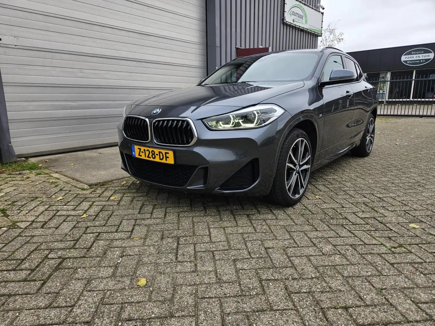 BMW X2 XDrive20i Grijs - 1