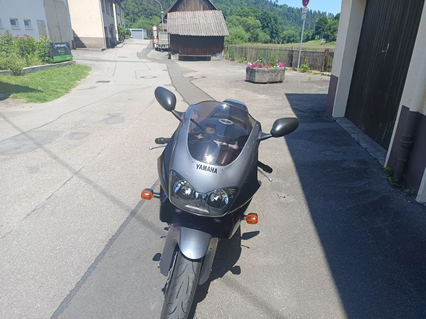 Yamaha YZF 1000 Чорний - 2