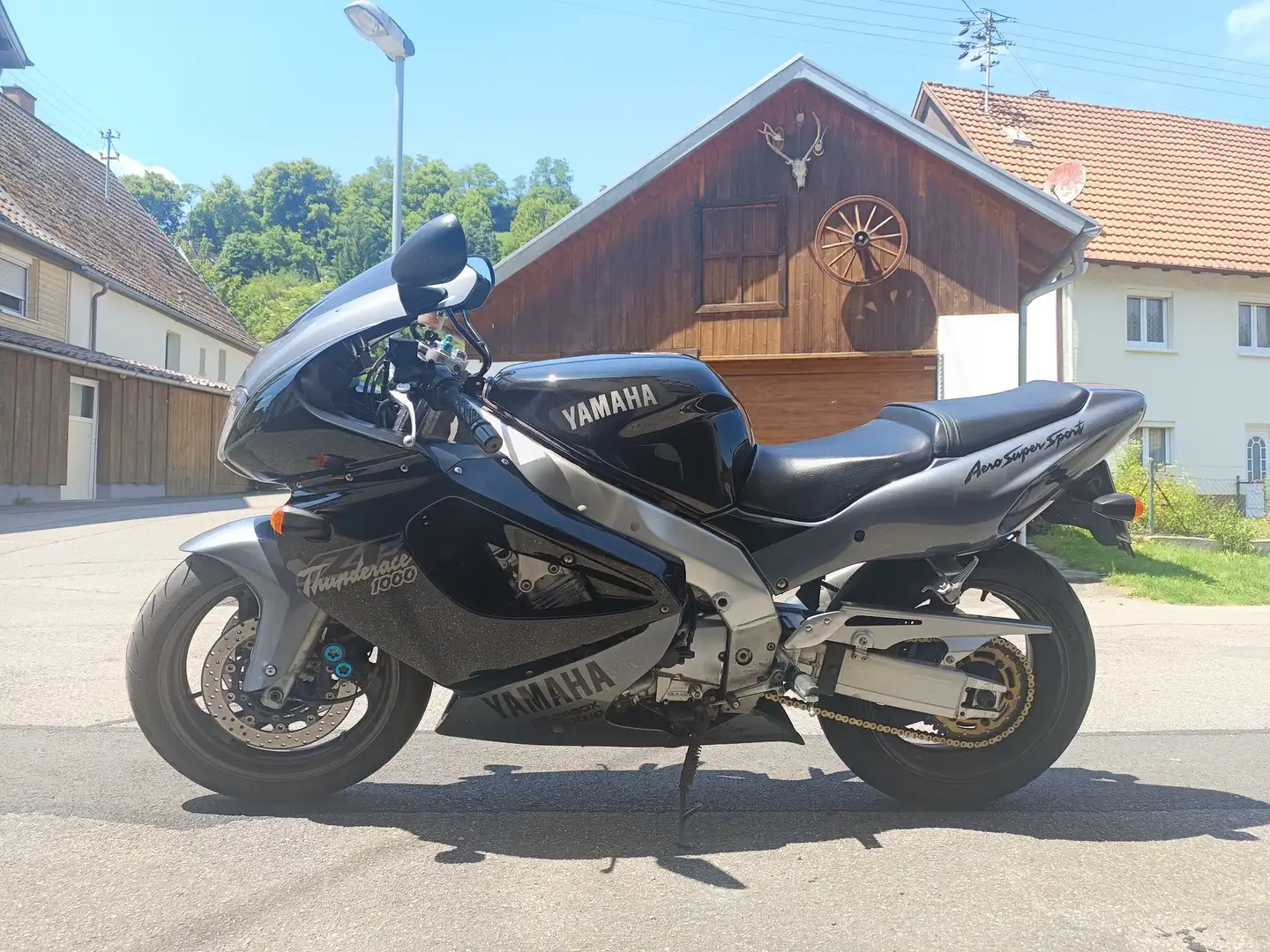 Yamaha YZF 1000 Чорний - 1