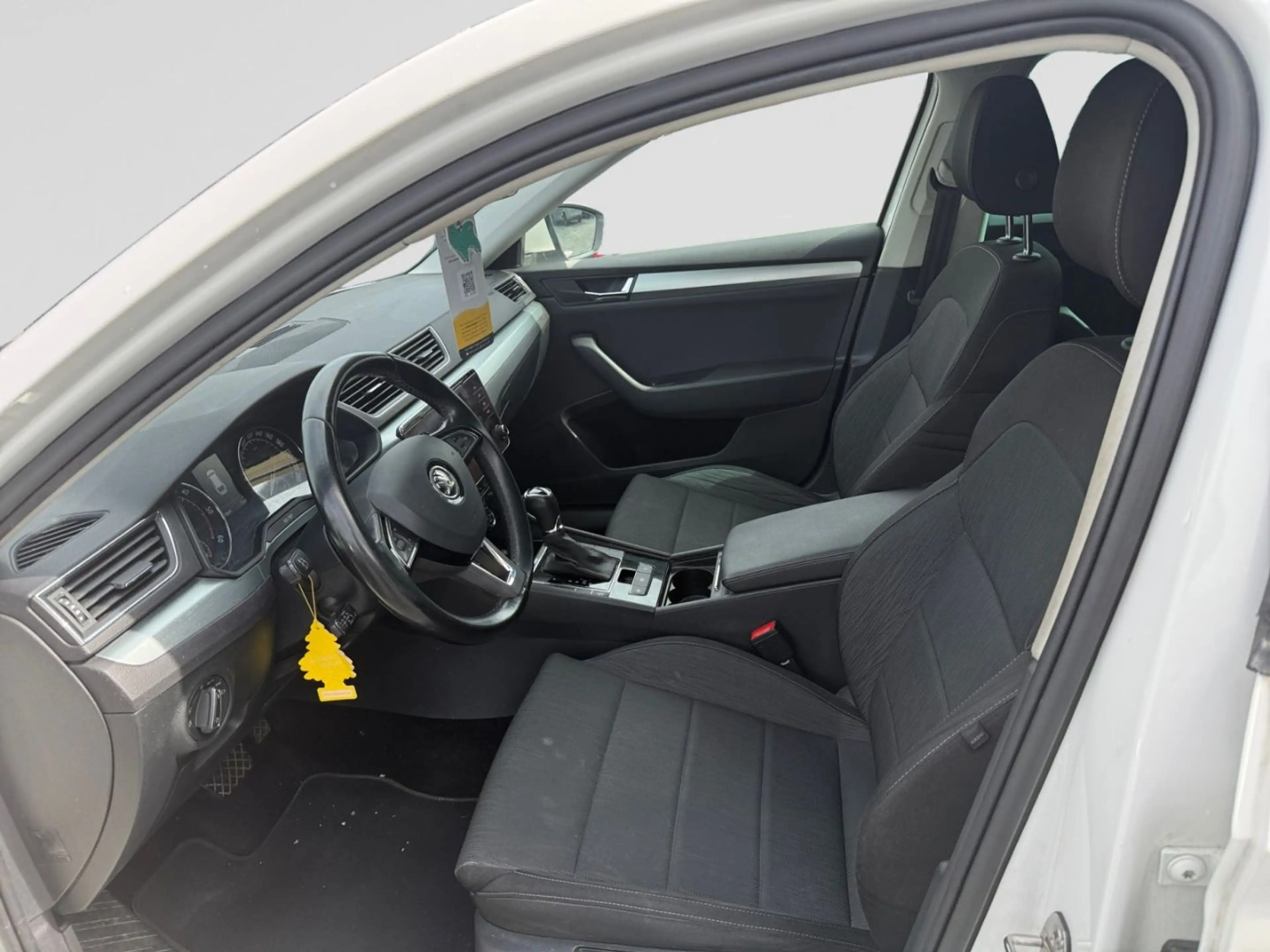 Skoda Superb Combi Ambition 2.0 TDI DSG AHK.ACC.NAVI. — photo 9