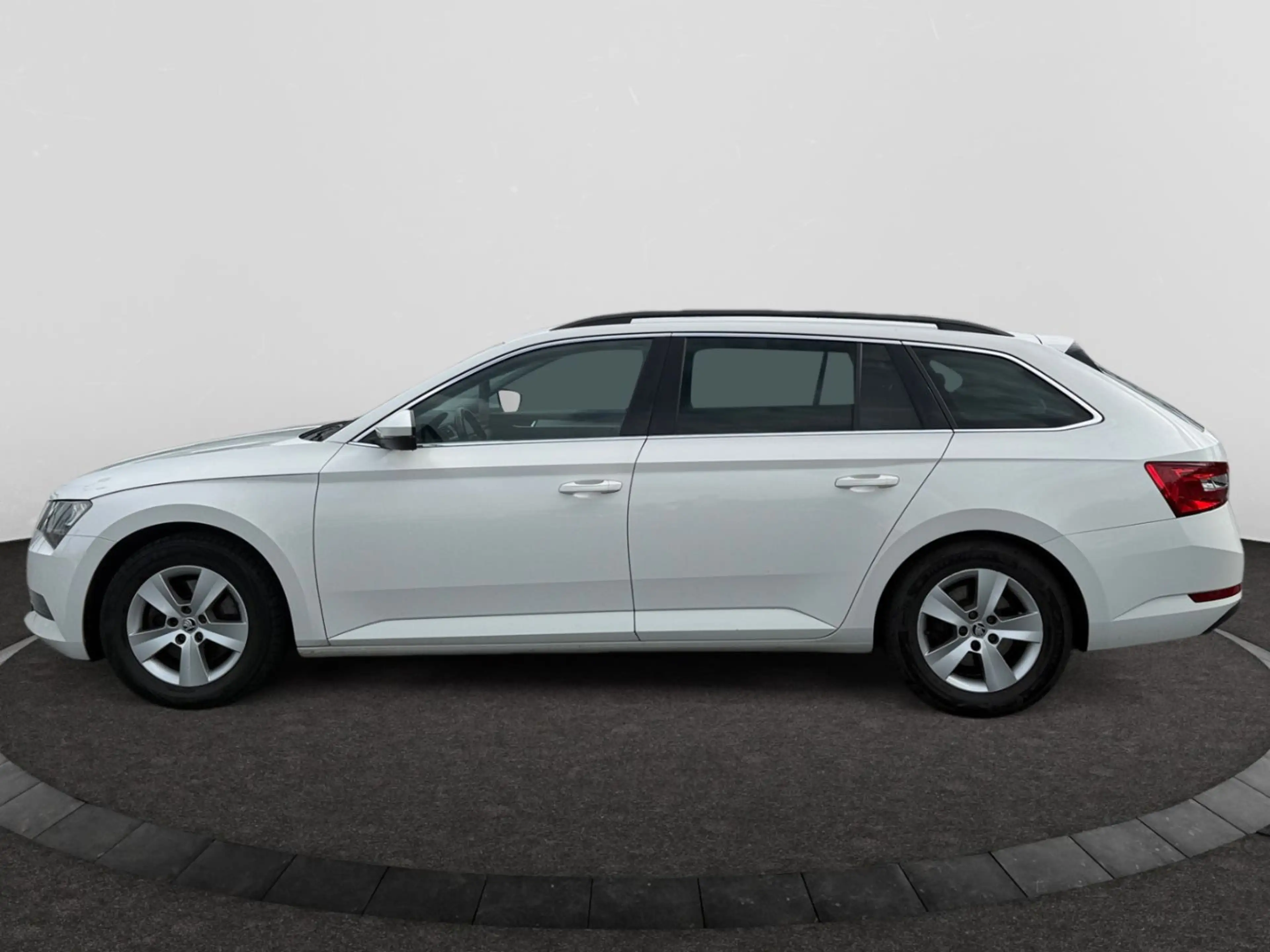 Skoda Superb Combi Ambition 2.0 TDI DSG AHK.ACC.NAVI. — photo 2