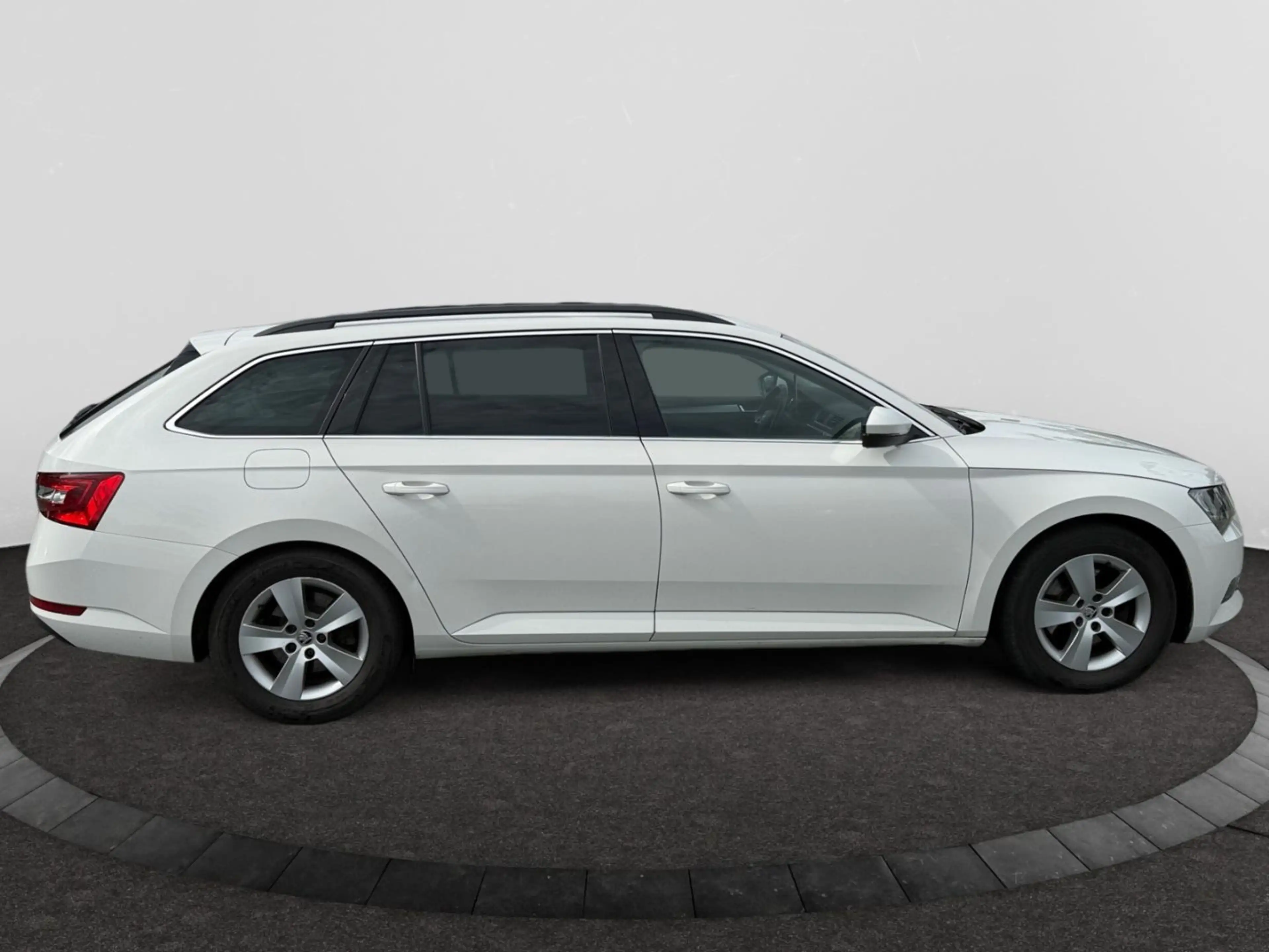 Skoda Superb Combi Ambition 2.0 TDI DSG AHK.ACC.NAVI. — photo 6