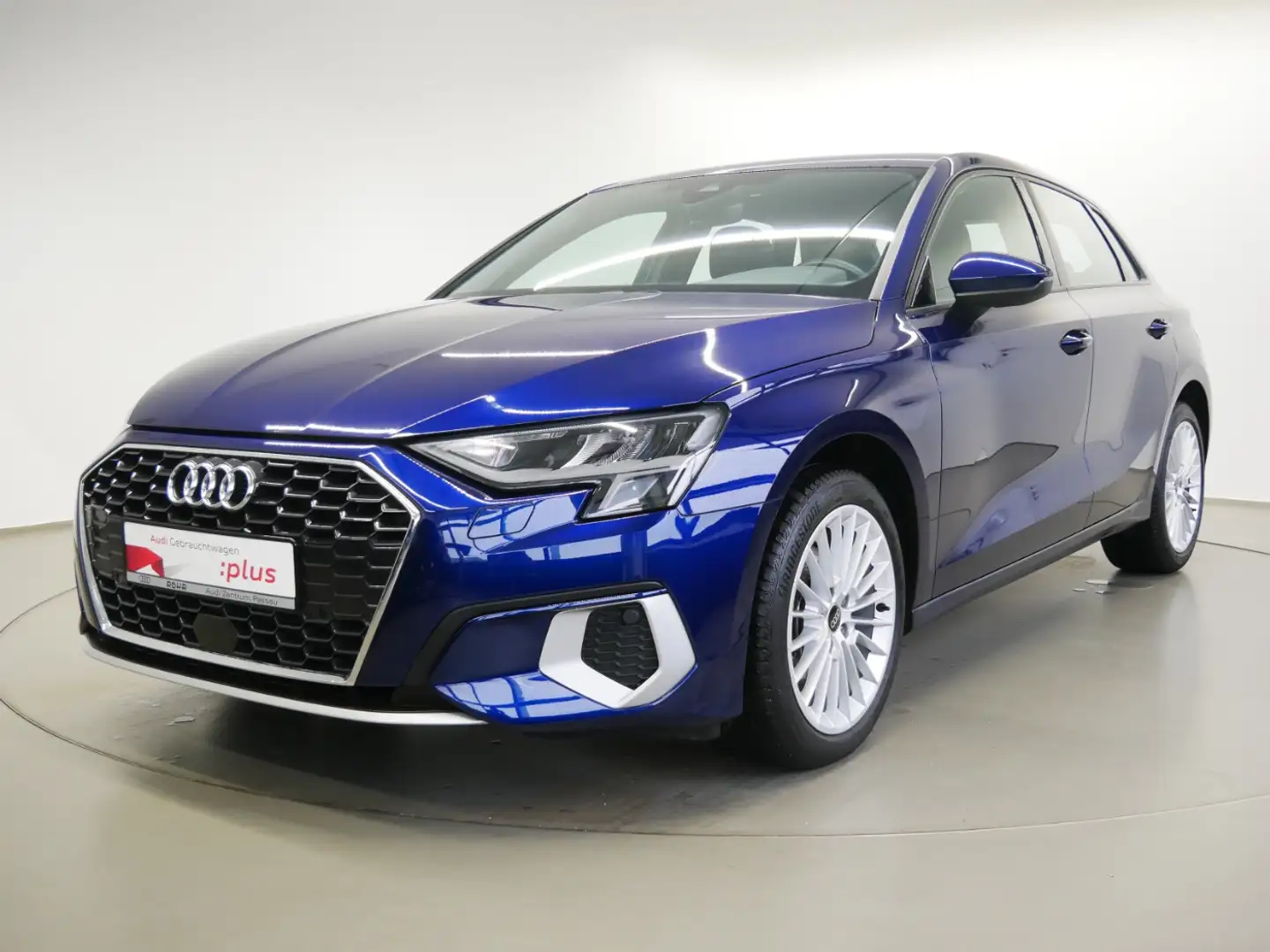 Audi A3 Sportback 35 TFSI advanced PDC GRA SHZ DAB Bleu - 2