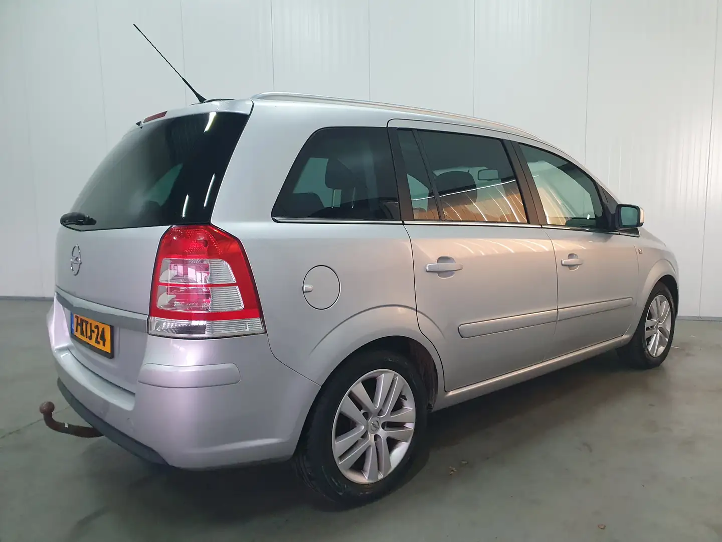 Opel Zafira 1.8 Cosmo PANO/CRUISE/AIRCO/LMV/7PERS Gris - 2
