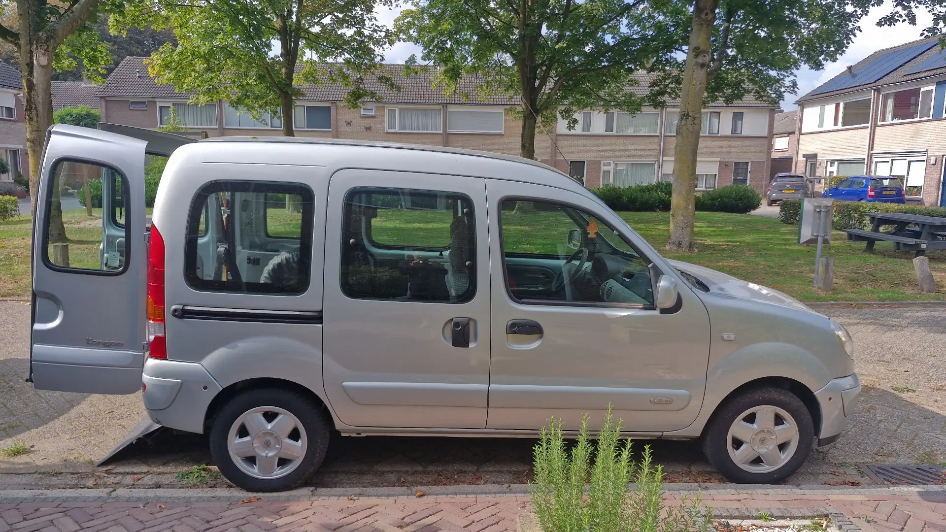 Renault Kangoo 1.6-16V Privilège Grijs - 1