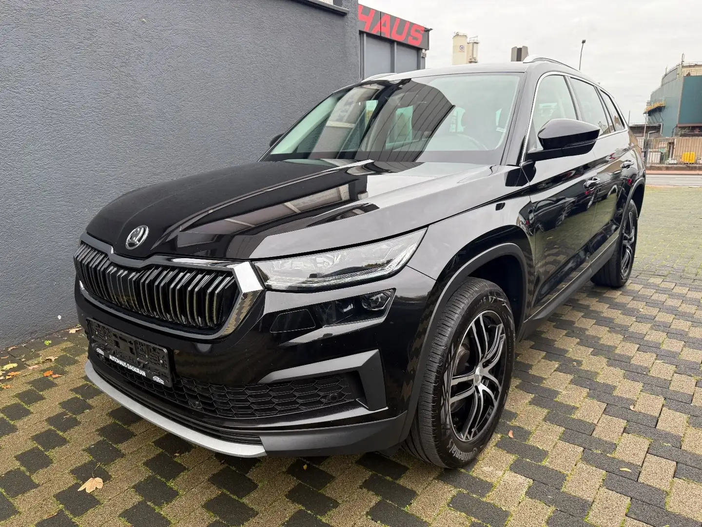 Skoda Kodiaq Style 4x4 Digi.T Navi Leder Matrix AHK Schwarz - 1