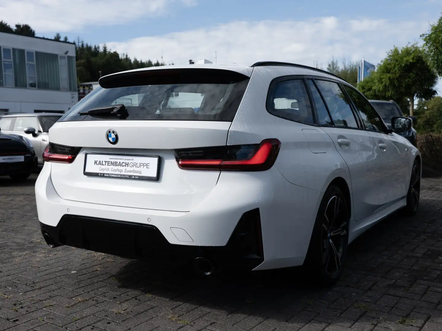 BMW 320 d Touring M-Sport LED NAVI SHZ PDC KLIMA Blanc - 2