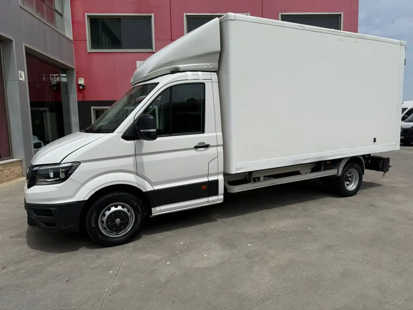 Volkswagen Crafter CARROZADA L4 177 CV CON TRAMPILLA Blanco - 2
