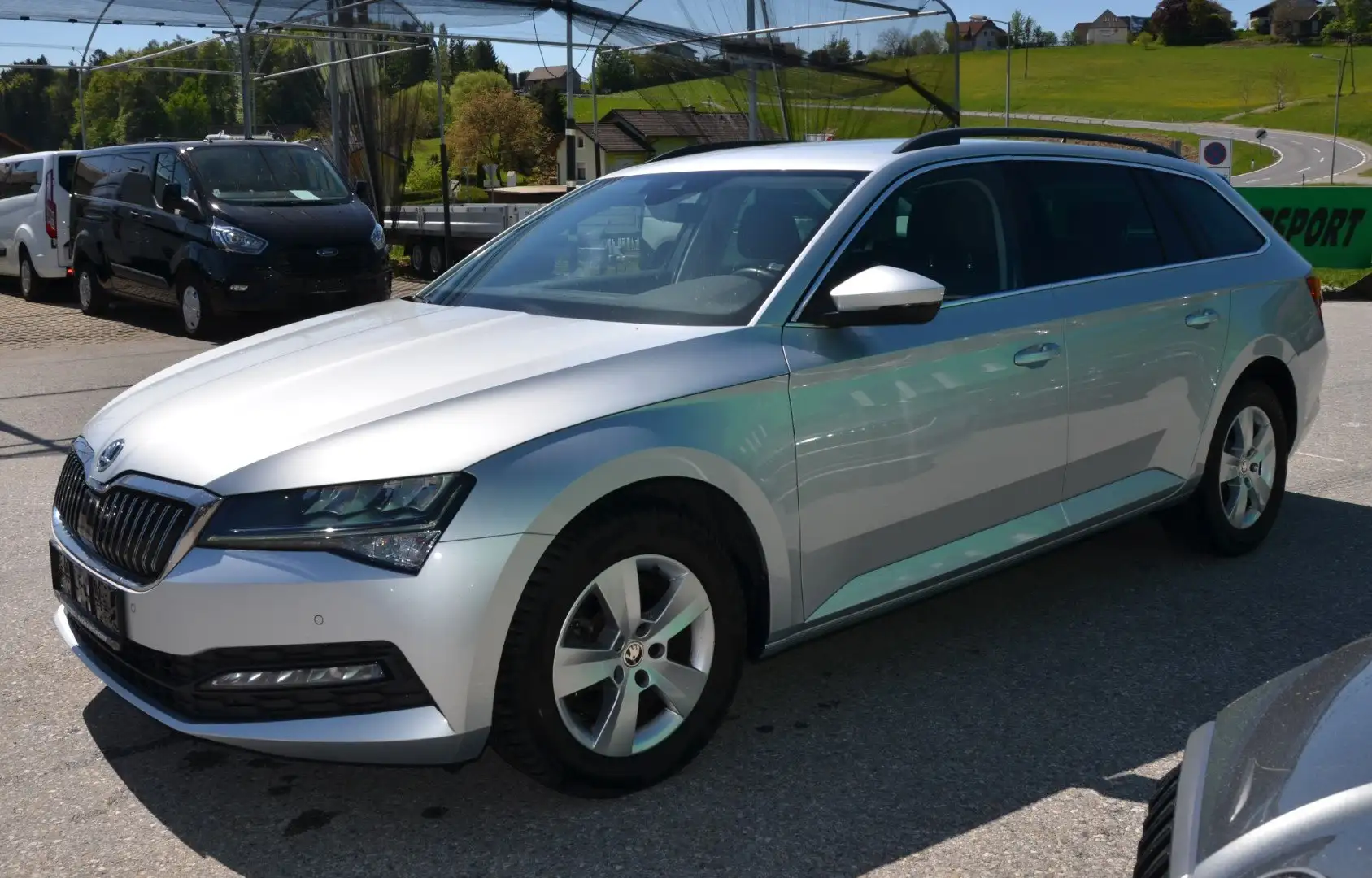 Skoda Superb Superb Kombi 2,0 TDI DSG LED VIRTUAL 1.BESITZ Silber - 2
