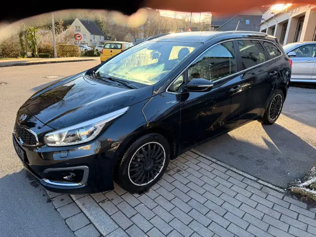 Kia Ceed / cee'd Platinum  Navi,Pano,R.Kamera,Leder