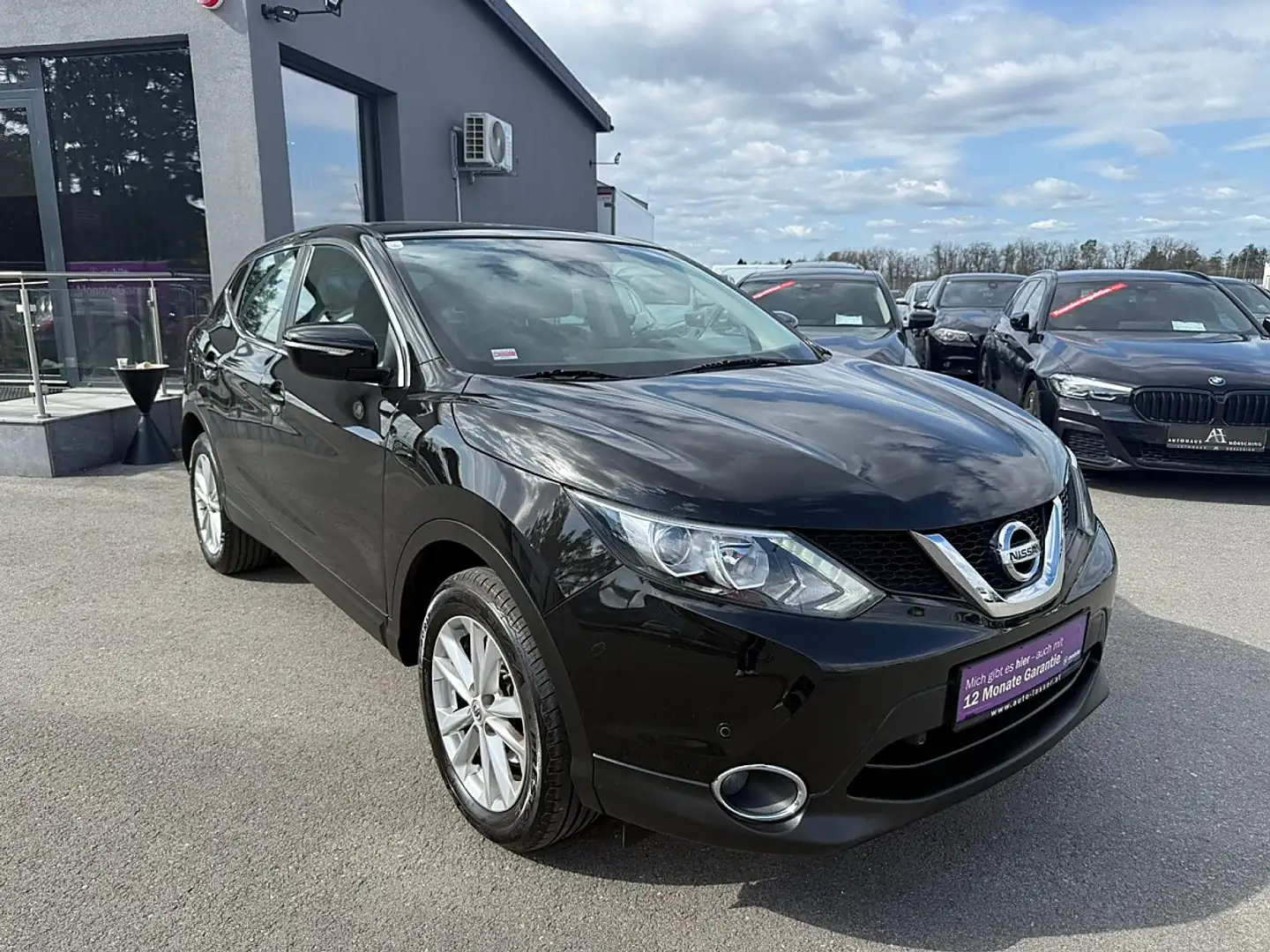 Nissan Qashqai 1,2 DIG-T Acenta Schwarz - 1