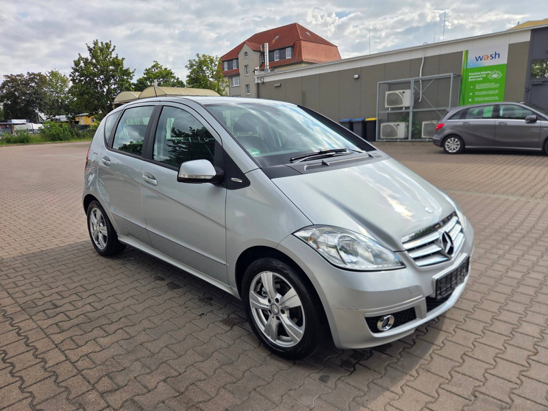 Mercedes-Benz A 180 A 180 Avantgarde+Klima+SHZ+Xenon+8 fach Bereift