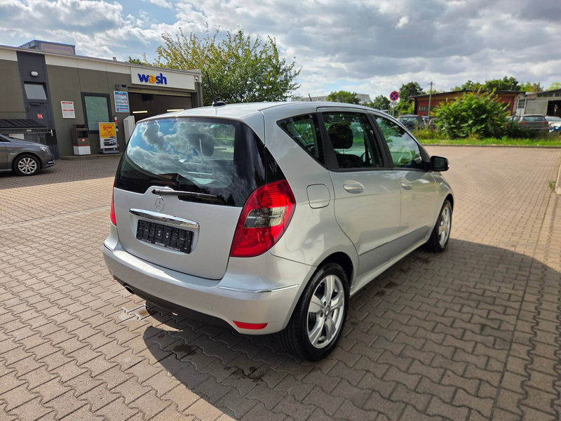 Mercedes-Benz A 180 A 180 Avantgarde+Klima+SHZ+Xenon+8 fach Bereift — photo 7