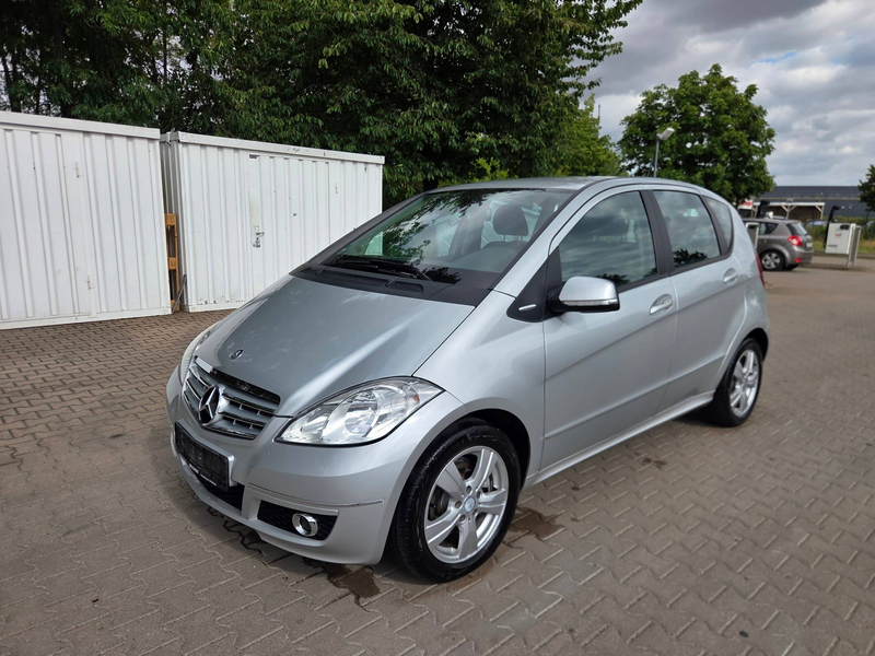 Mercedes-Benz A 180 A 180 Avantgarde+Klima+SHZ+Xenon+8 fach Bereift — photo 3