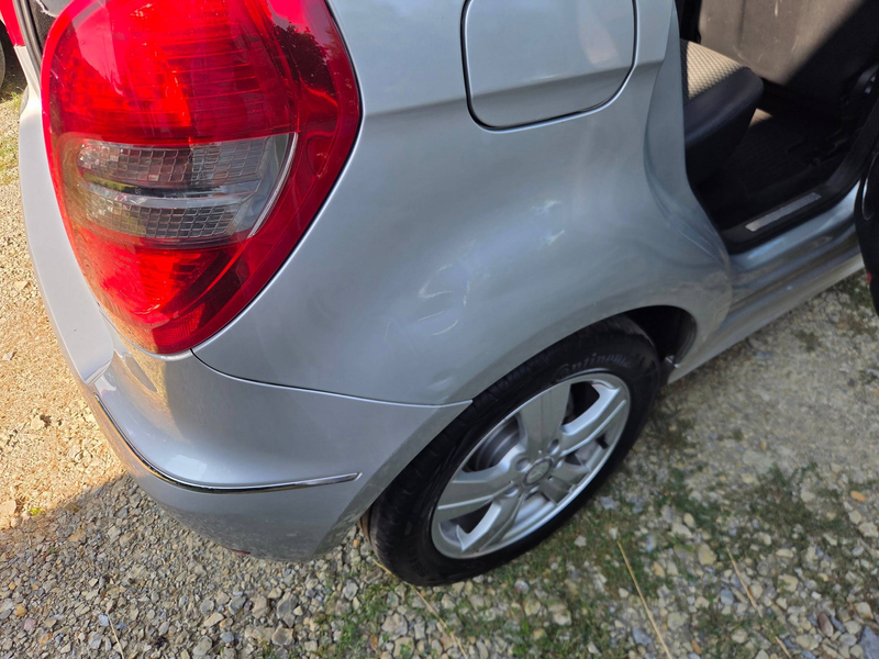 Mercedes-Benz A 180 A 180 Avantgarde+Klima+SHZ+Xenon+8 fach Bereift — photo 9