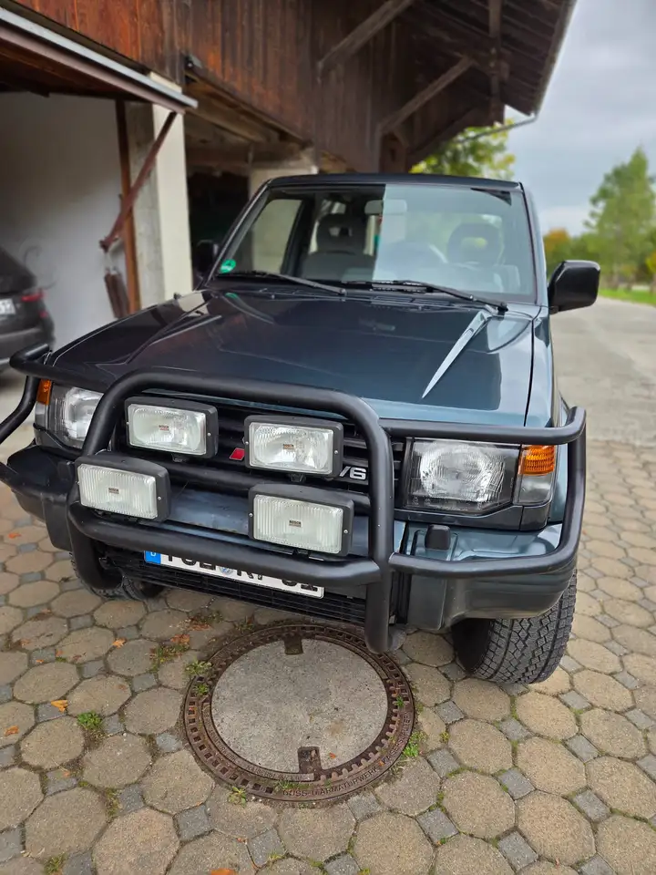 Mitsubishi Pajero Pajero 3500 V6 24V — photo 1 of 9