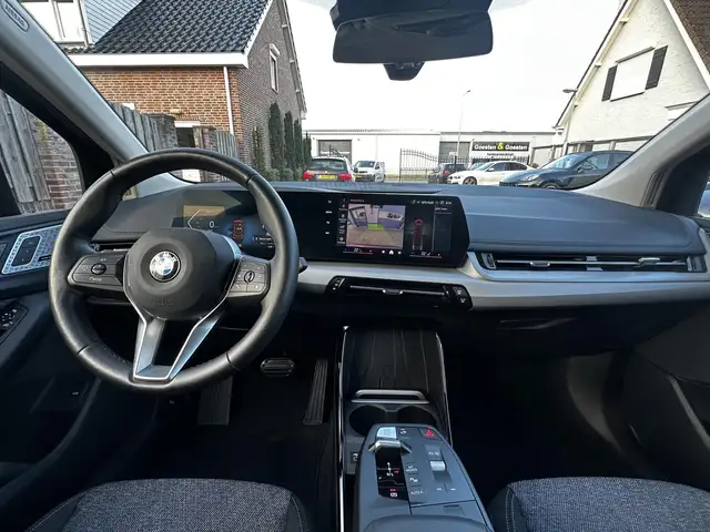 BMW 2 Series view 2