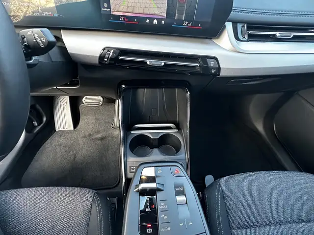 BMW 2 Series view 18