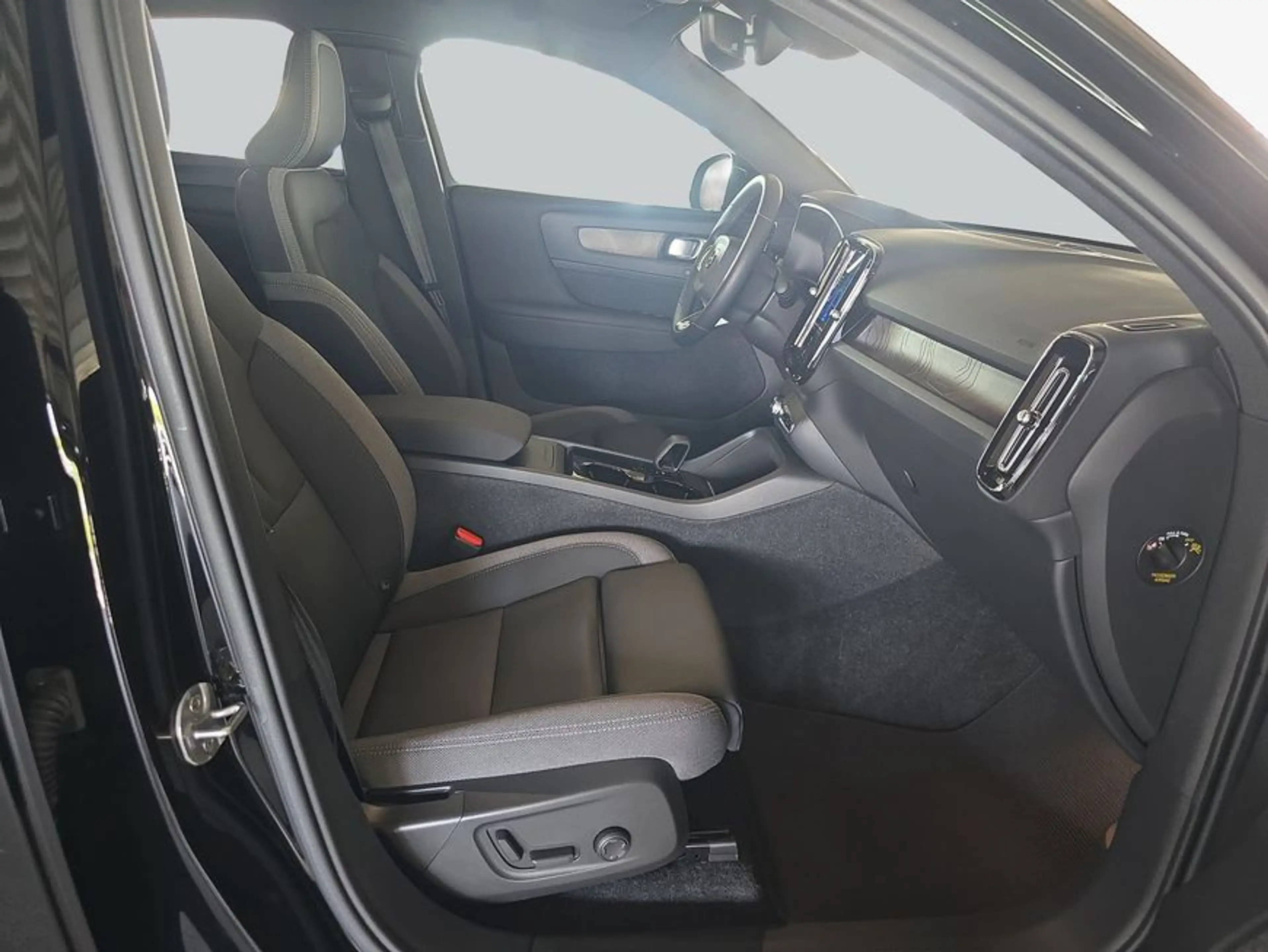 Volvo C40 Recharge Single Motor Ultimate — photo 9
