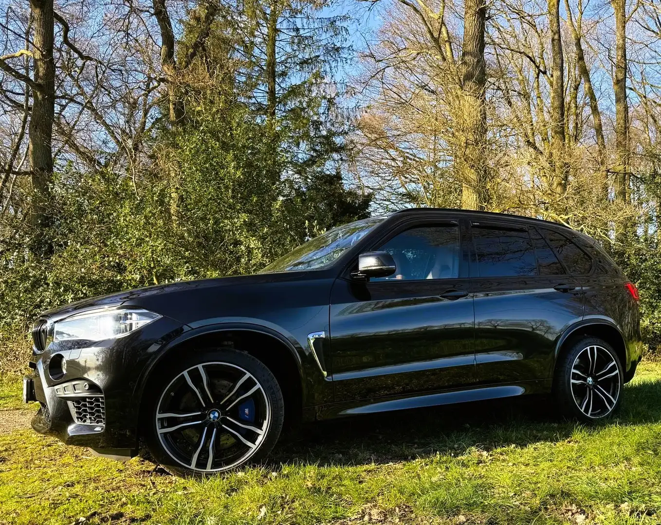 BMW X5 M Schwarz - 2